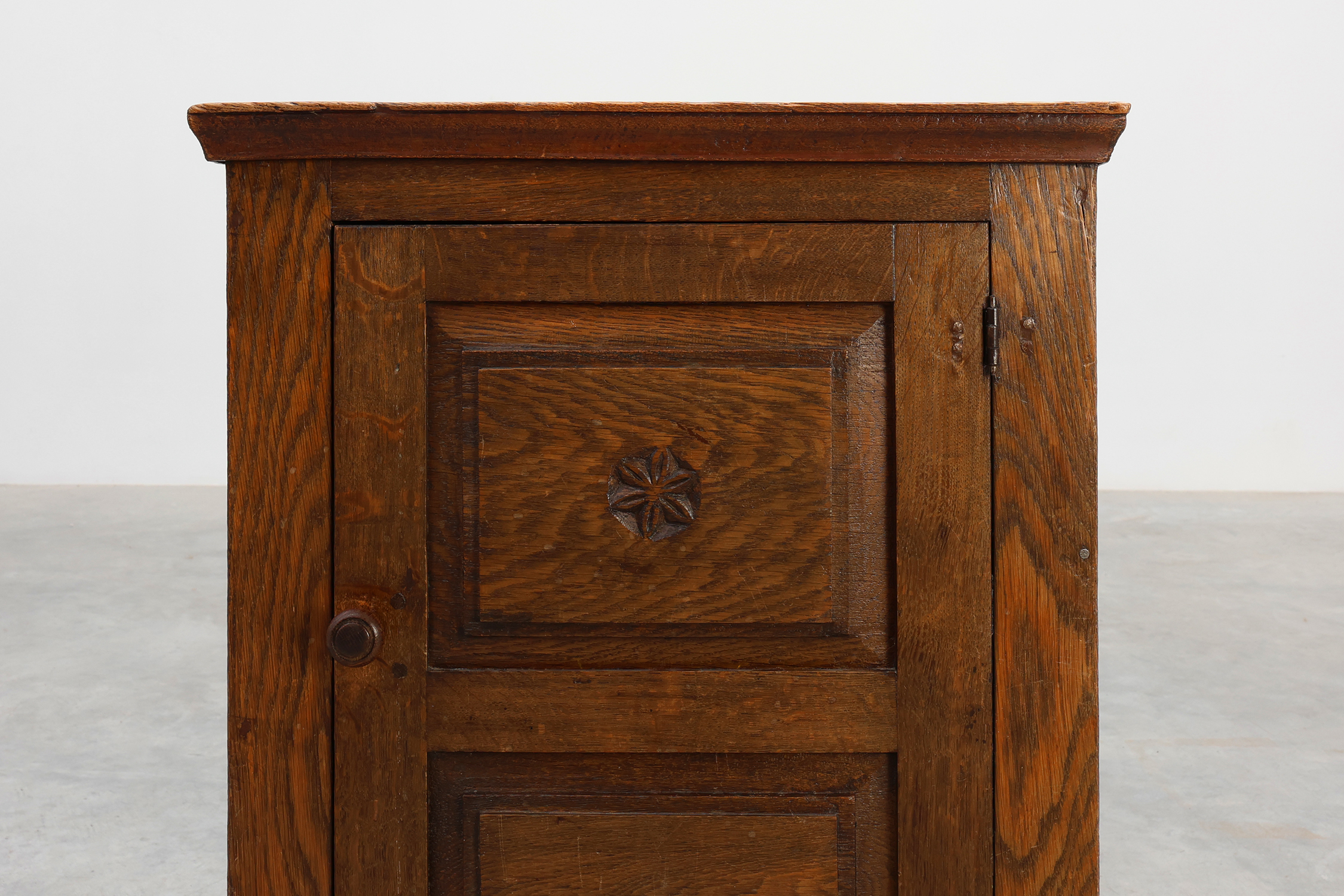 Rustic Solid Oak Cabinet with Geometric Floral Carvings, Belgium &ndash; 17th Centurythumbnail